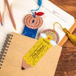 Signet personnalisé en aluminium en forme de crayon pour professeur
