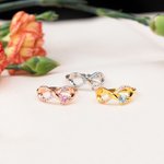 Personlig Änglavinge Infinity Ring med Hjärta Födelsesten och Graverad Text Födelsedag Jubileum Present till henne