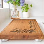 Tabla de cortar de ébano con flor de nacimiento personalizada para madre