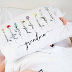 Housse d'Oreiller Personnalisée avec 1-10 Noms et Fleurs de Naissance Cadeau Fête Anniversaire pour Grand-Mère
