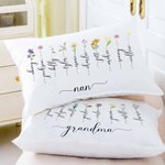 Housse d'Oreiller Personnalisée avec 1-10 Noms et Fleurs de Naissance Cadeau Fête Anniversaire pour Grand-Mère