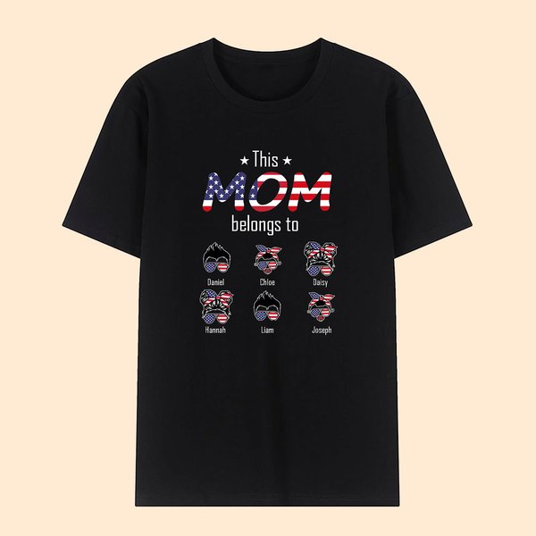 Personlig Denna mamma tillhör dessa barn T-Shirt Gåvor till amerikanska självständighetsdagen 4 juli
