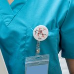 Bobina portabadge retrattile personalizzata con nome per operatori medici