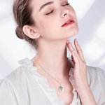 Collier avec Pendentif Photo Personnalisé avec Gravure Texte et 1-4 Fleurs de Naissance Cadeau Anniversaire Fête des Mères pour Femme