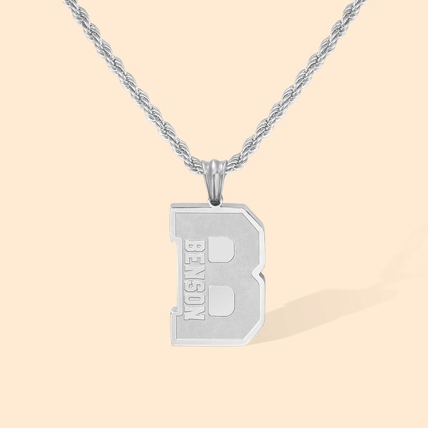 Collana sportiva personalizzata in acciaio inossidabile con iniziale e nome