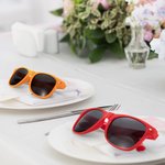 Personalisierte mehrfarbige Sonnenbrille mit Text Gravur 10er Set Hochzeit Junggesellenabschied Party Foto-Requisiten für Klub Verrein Party-Liebhaber