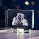 Cadeau personnalisé d'anniversaire d'or en cristal 3D avec photo gravée