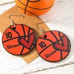 Orecchini personalizzati con nome e numero per il giorno della partita per la mamma del giocatore.
