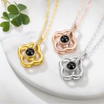 Collar personalizado de plata de ley con trébol de cuatro hojas y foto de proyección Te quiero en 100 idiomas Regalo de aniversario para el Día de la 