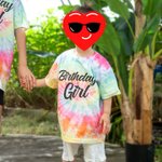 Maglietta di compleanno personalizzata tinta unita per bambina