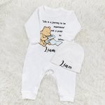 Spersonalizowany klasyczny zestaw dziecięcy Kubuś Puchatek z czapką i rękawiczkami Coming Home Outfit