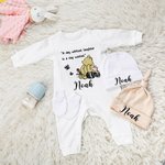 Spersonalizowany klasyczny zestaw dziecięcy Kubuś Puchatek z czapką i rękawiczkami Coming Home Outfit
