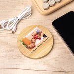 Gepersonaliseerde houten draadloze oplader met gravure foto