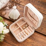 Boîte à Bijoux en Cuir Personnalisée avec Nom Fleur de Naissance et Constellation Cadeaux d'Anniversaire pour Femmes