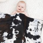 Couverture polaire personnalisée avec nom et imprimé fourrure de vache Baby Shower Cadeau pour nouveau-né