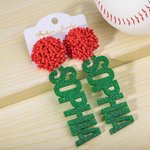 Personalisierte Perlen Pom Poms Ohrringe mit Glitter Letter Anhänger Game Day Team Geschenk für Cheerleader Football Fan Sport Mom