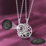 Paire de Pendentifs Personnalisés avec Photo de Projection Collier en Argent Soleil et Lune Cadeau St-Valentin pour Couple