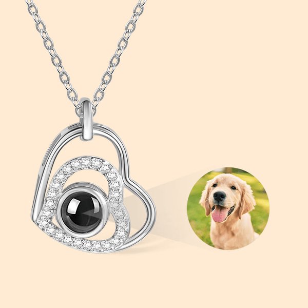 Gepersonaliseerde dubbele hart fotoprojectieketting bezaaid met diamanten
