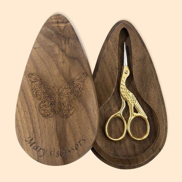 Gepersonaliseerde Vintage Europese en Ooievaar Stijl Kunstborduurschaar met Houten Etui