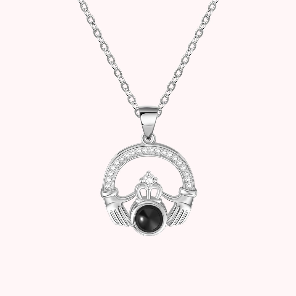 Personalisierte Projektions-Foto-Halskette Irisches keltisches Herz Claddagh
