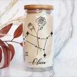 Bouteille en Verre Personnalisée avec Nom Signe Astrologique et Fleur de Naissance Verre Canette avec Couvercle en Bambou Cadeau Anniversaire
