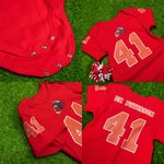 Personlig sporttröja med fotbollsdesign och namn, nummer och laglogotyp 100% bomull Present till baby