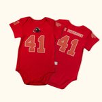 Personlig sporttröja med fotbollsdesign och namn, nummer och laglogotyp 100% bomull Present till baby