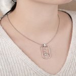 Personligt par av koordinerade initialer med hänge, magnetiskt halsband för Alla hjärtans dag-present