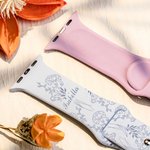 Bracelet Montre Personnalisé avec Nom et Fleur de Naissance Bracelet en Silicone pour Montre Apple Samsung Cadeau Fête des Mères Anniversaire