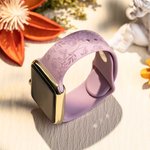 Bracelet Montre Personnalisé avec Nom et Fleur de Naissance Bracelet en Silicone pour Montre Apple Samsung Cadeau Fête des Mères Anniversaire