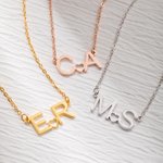 Collier Personnalisé avec Initiales Liées par Coeur Cadeau Anniversaire Saint-Valentin pour Femme Couples