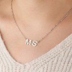 Collier Personnalisé avec Initiales Liées par Coeur Cadeau Anniversaire Saint-Valentin pour Femme Couples