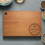 Tabla de cortar de madera de bambú personalizada y grabada con texto Regalo de inauguración de la casa para la familia