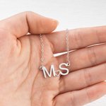 Collier Personnalisé avec Initiales Liées par Coeur Cadeau Anniversaire Saint-Valentin pour Femme Couples