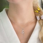 Collier Prénom Vertical Personnalisé Pendentif Papillon Cadeau Anniversaire pour Femme
