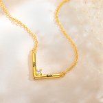 Chaîne avec Nom Personnalisé Collier en V avec ou sans Diamant Cadeau d'Anniversaire pour Femme