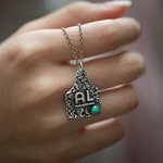 Collier Personnalisé avec Initiale ou Logo Collier Étiquette d'Oreille de Vache Incrusté de Turquoise Cadeau Anniversaire pour Amoureux de Vache