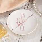 Plat à bijoux pour alliances en céramique blanche pure personnalisée avec nom