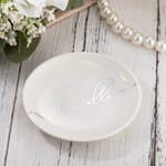 Plat à bijoux pour alliances en céramique blanche pure personnalisée avec nom