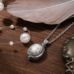 Personalisierte Vintage Gothic geschnitzt Perle Schädel Medaillon Halskette mit Text Halloween Tag der Toten Geschenk für Gothic-Enthusiasten