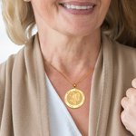 Collana con ciondolo personalizzato a forma di fiore di nascita rotondo con pietre di nascita