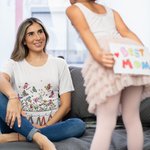 Maglietta personalizzata Felpa con cappuccio con farfalla di nascita e nome di famiglia per la nonna