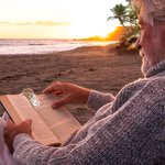 Signet personnalisé avec éléments de voyage pour les retraités