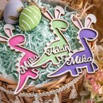 Etiquette en Bois Porte-nom de Dinosaure avec Oreilles de Lapin Décoration Personnalisée avec Nom Cadeau de Pâques pour Enfants pour Panier de Pâques