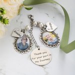 Henkilökohtainen Lace Oval Photo Bouquet Charm sydämen kaiverrettu riipus Memorial häät lahja morsian