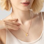 Collier de 1-3 Médailles Personnalisées avec Prénoms Gravés Pendentif en Forme de Cœur Cadeau pour Famille Sœur