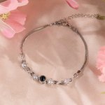 Bracciale personalizzato in argento sterling con proiezione interna di foto di fiori e ti amo in 100 lingue
