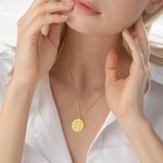 Pendentif d'Argent Gravé Personnalisé avec Texte et Motif à Thème Balance et Justice Cadeau pour Femme Avocate Etudiante en Droit