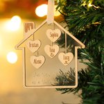 Ornamento di Natale personalizzato con i nomi dei membri della famiglia da 1 a 9, con l'amore per la casa
