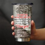 Gepersonaliseerde Old Couple Never Stop Holding Hands Sonw Winter Love 20oz Tumbler Verjaardag voor warme en koude dranken